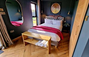 TT Lodges