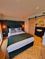 TT Lodges