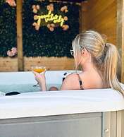 TT Lodges
