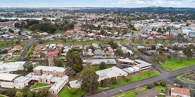 Hamilton Townhouse Motel