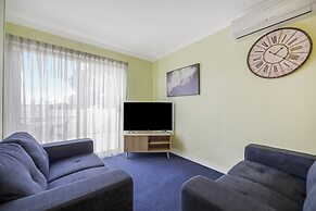Hamilton Townhouse Motel