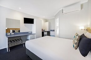 Hamilton Townhouse Motel