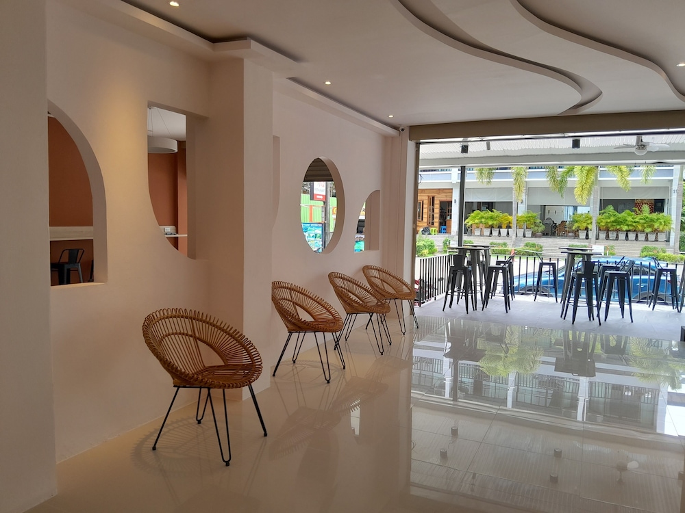MOON BUDGET HOTEL