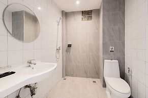 MOON BUDGET HOTEL