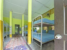 OYO 90657 D'ambang Resort