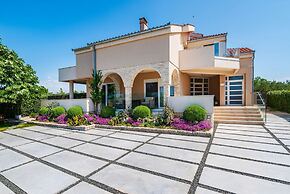 Villa Olive Garden