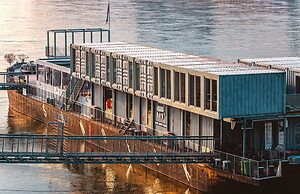 Sundeck botel
