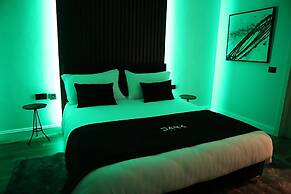 Dark Boutique Hotel