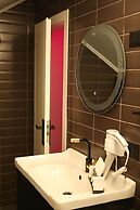 Dark Boutique Hotel