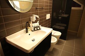 Dark Boutique Hotel