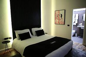Dark Boutique Hotel