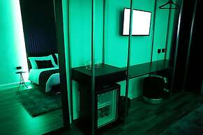 Dark Boutique Hotel