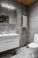 Main Square Renovated Apt, Sauna and Parking