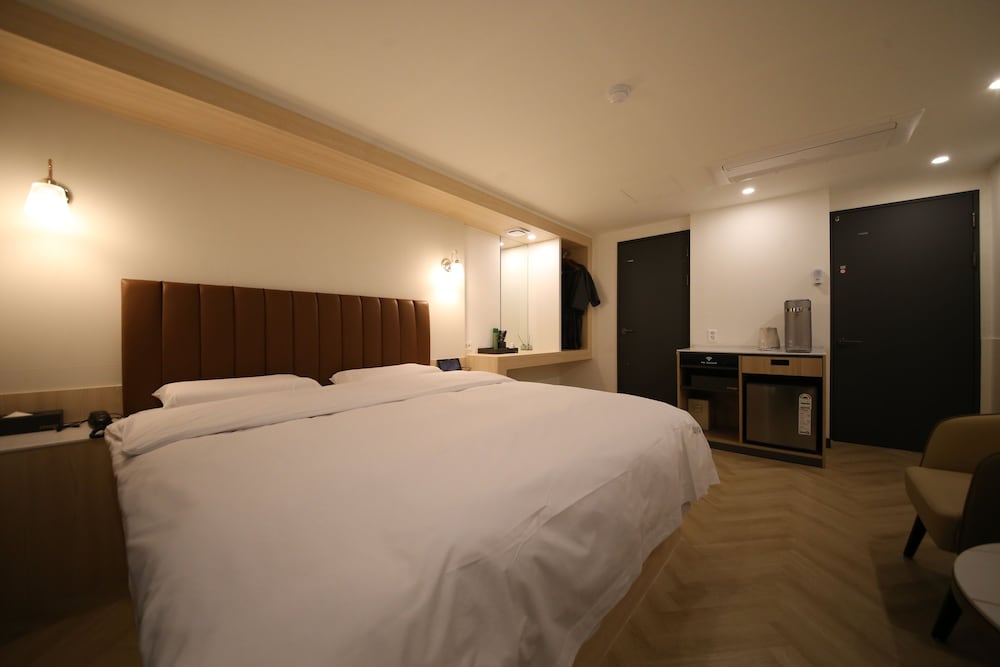 25 HOTEL