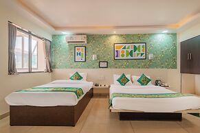 Treebo Kuber Palace With a Swimming Pool
