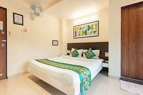 Treebo Kuber Palace With a Swimming Pool