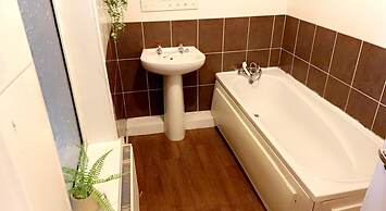 Impeccable 1-bed, Sleeps 2, Free Parking