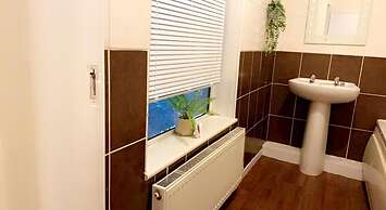 Impeccable 1-bed, Sleeps 2, Free Parking