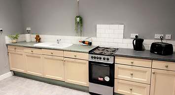 Impeccable 1-bed, Sleeps 2, Free Parking