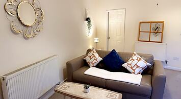 Impeccable 1-bed, Sleeps 2, Free Parking