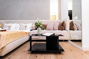 Stay Inn  on Buzand Str. 97
