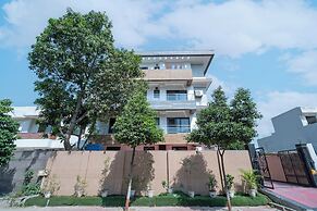 Treebo Modern Stays