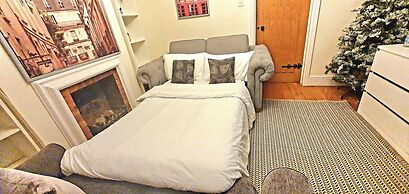 Inviting 2-bed Cottage in Windsor