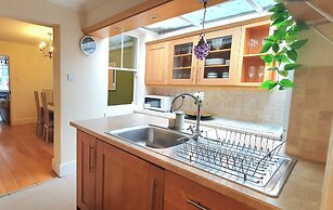 Inviting 2-bed Cottage in Windsor