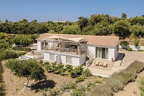 Apollonides Seafront Villa 1 “Aoede”