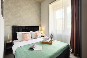 Stay inn on Amiryan 26/4