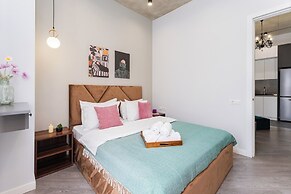 Stay inn on Amiryan 26/4