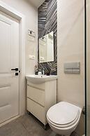 Stay inn on Amiryan 26/4
