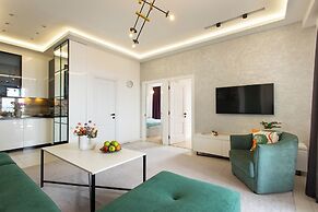 Stay inn on Amiryan 26/4