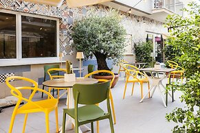 Adesso Hotel
