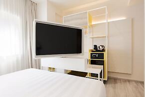 Adesso Hotel