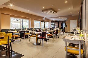 Adesso Hotel