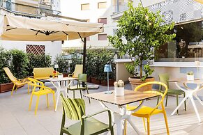 Adesso Hotel