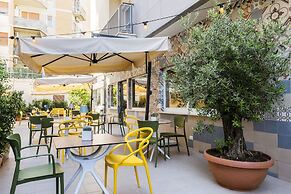 Adesso Hotel