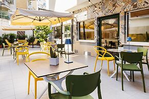 Adesso Hotel