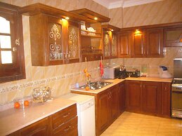 Kenzy Guest House
