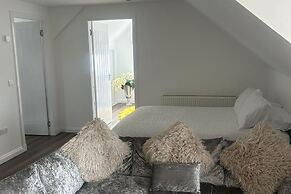 Cozy Lanarkshire Apartment With a View