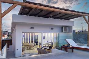 Wave an Idyllic Seafront Suite