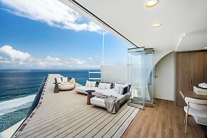 Private Jet Villa