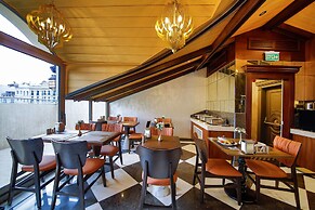 Manors Hotel