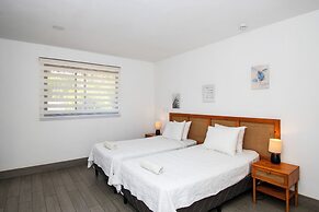 Yuli Hotel
