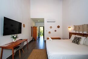 Yuli Hotel