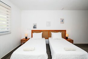 Yuli Hotel