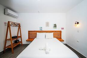 Yuli Hotel