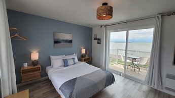 La Plage Motel