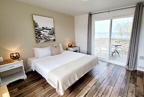La Plage Motel